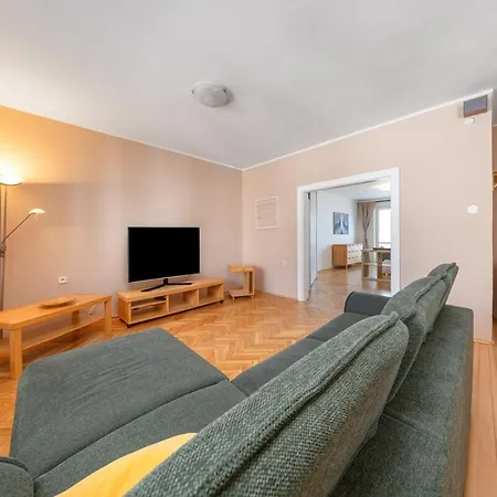 Apartment Quiet And Cozy In Old Town - Free Parking