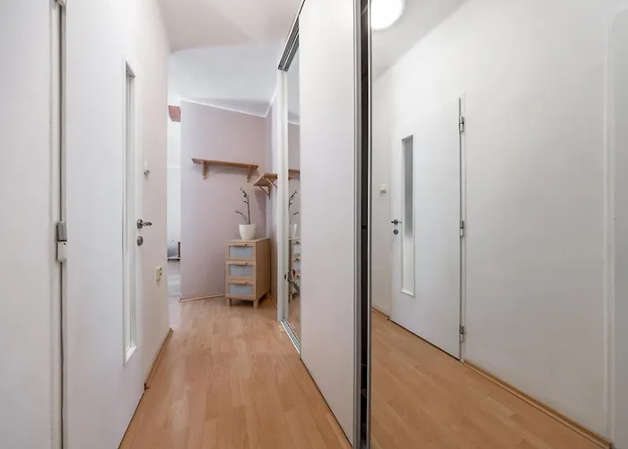 Quiet And Cozy In Old Town - Free Parking