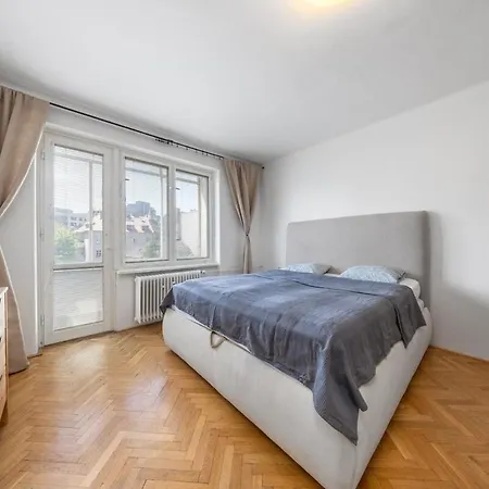 Quiet And Cozy In Old Town - Free Parking Pozsony