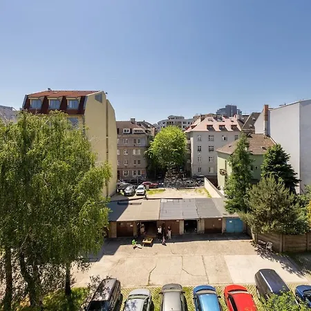 Quiet And Cozy In Old Town - Free Parking